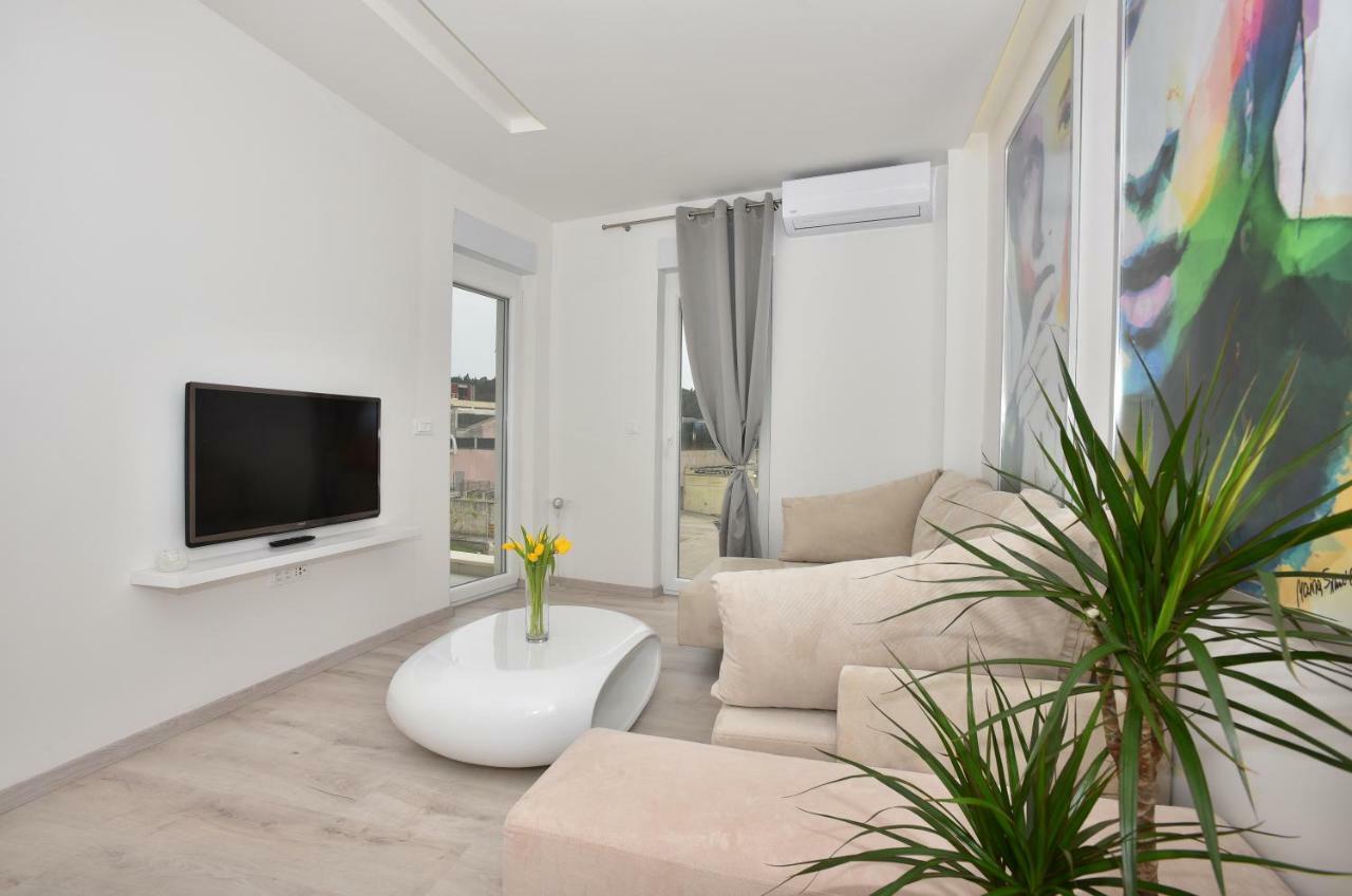 Ferienwohnung Apartman Petra Makarska Exterior foto